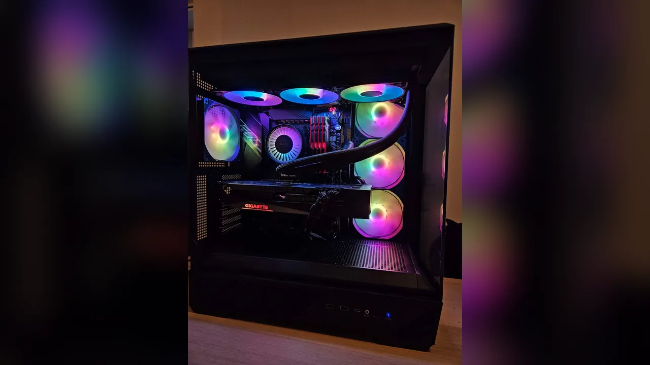 PC gamer monté par TechNancy : watercooling, ventilateurs RGB, RAM rouge et carte graphique Gigabyte GeForce RTX