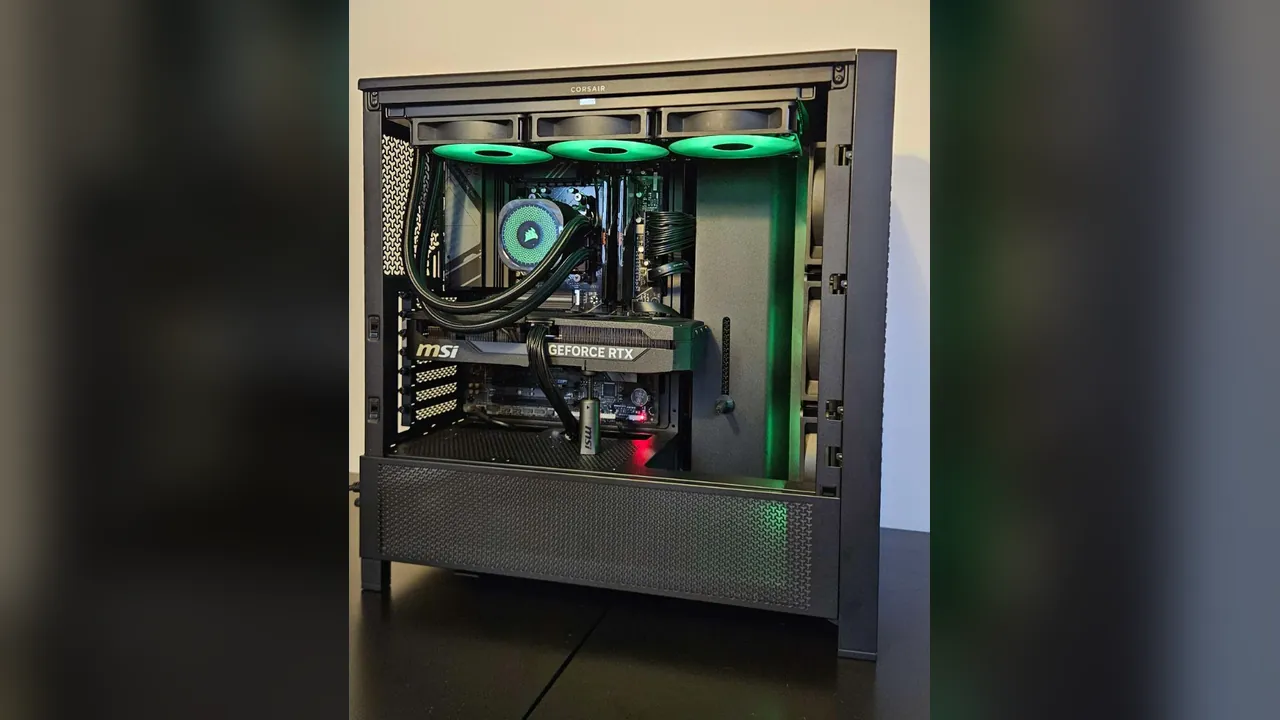 PC gamer monté par TechNancy : boîtier Corsair noir, watercooling Corsair, éclairage vert et carte graphique MSI GeForce RTX